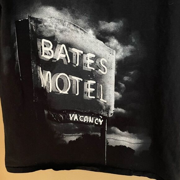 Universal Studios Psycho Room Service Bates Motel Shirt M - Picture 5 of 13